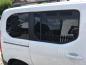 Preview: Lüftungsgitter Seitenfenster Peugeot Rifter, Citroen Berlingo, Opel Combo, Toyota Proace City ab 09/2018 - Lüftungsgitter Beifahrerseite hinten - verbaut in weißem Fahrzeug